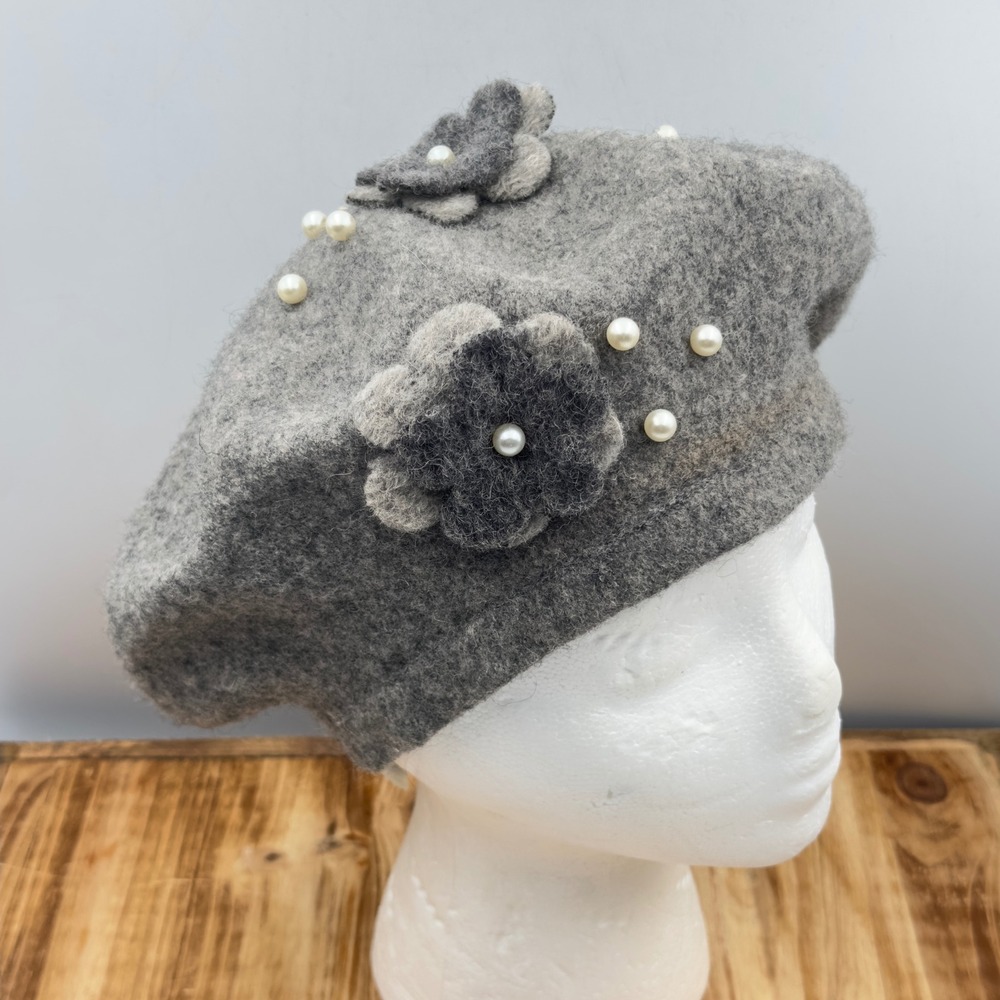 Gelso Bianco Gray 100% Wool Beret Hat Made in Italy Pearl Floral Applique Chic